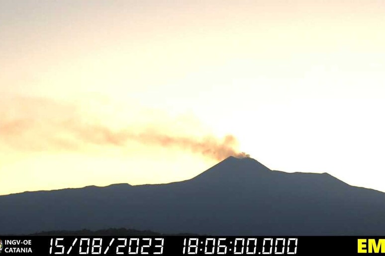 Sicilia – Etna, Protezione civile: l’allerta sale a ‘preallarme’