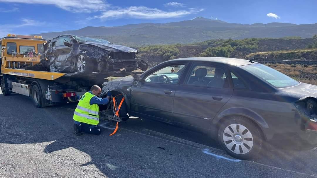 Randazzo , incidente sulla SP 230: due feriti