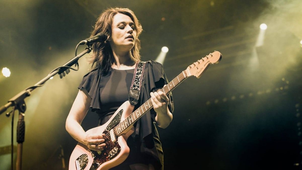Carmen Consoli in piazza contro i femminicidi, domani concerto a Priolo Largo dell’Autonomia