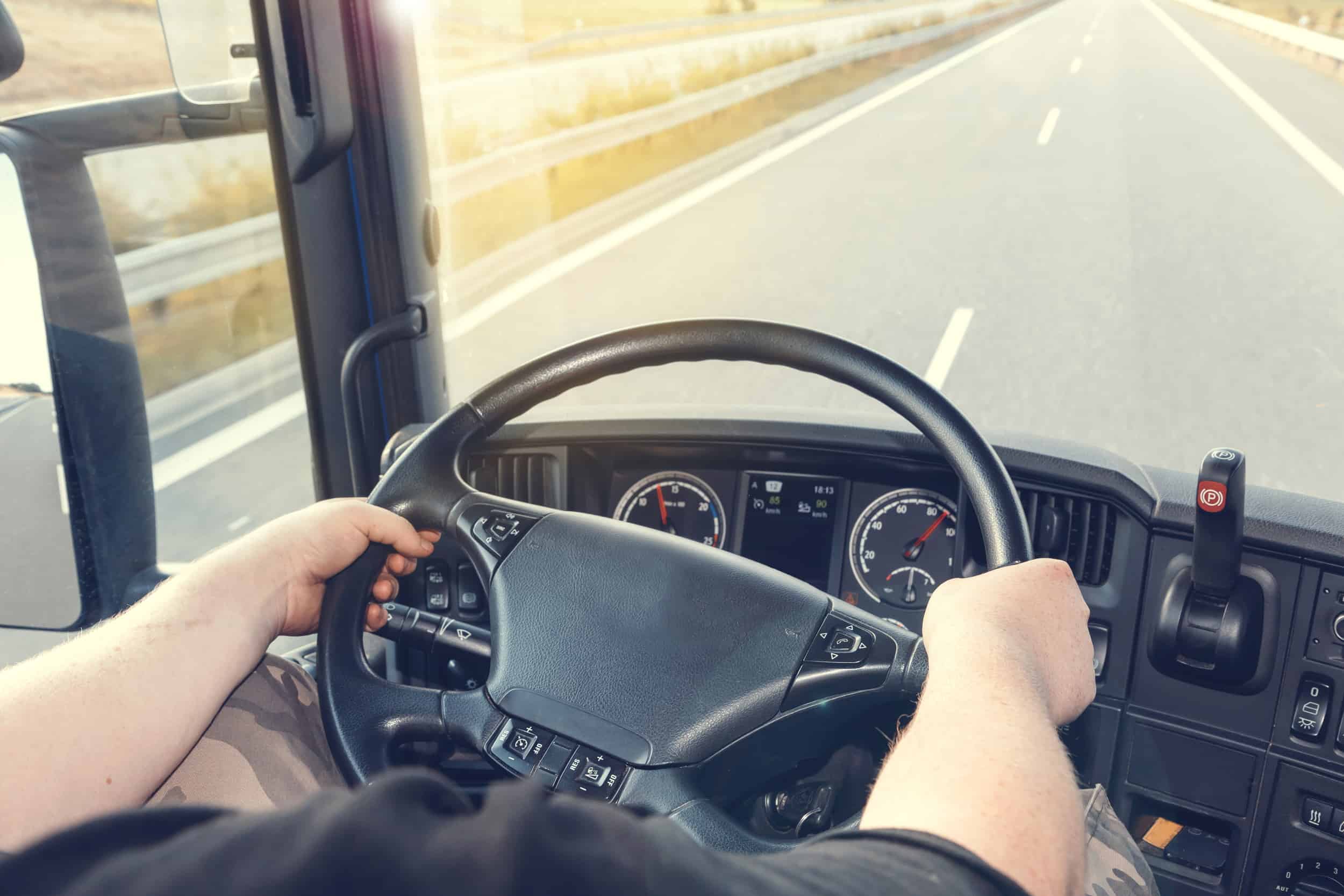 Nonostante la disoccupazione, in Sicilia non si trovano camionisti, muratori e commessi