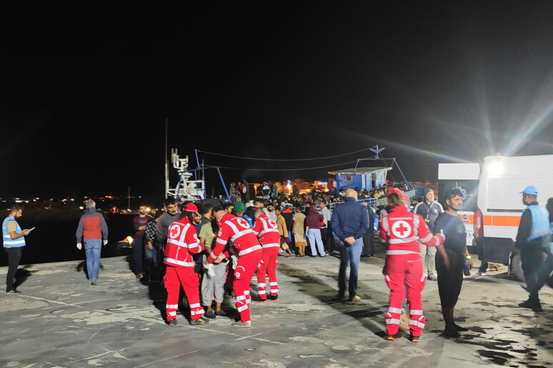 Undici anni fa la tragedia di Lampedusa: morti 368 migranti