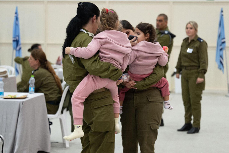 Medio Oriente  – Israele, se Hamas non libera gli ostaggi entro le 24, è guerra