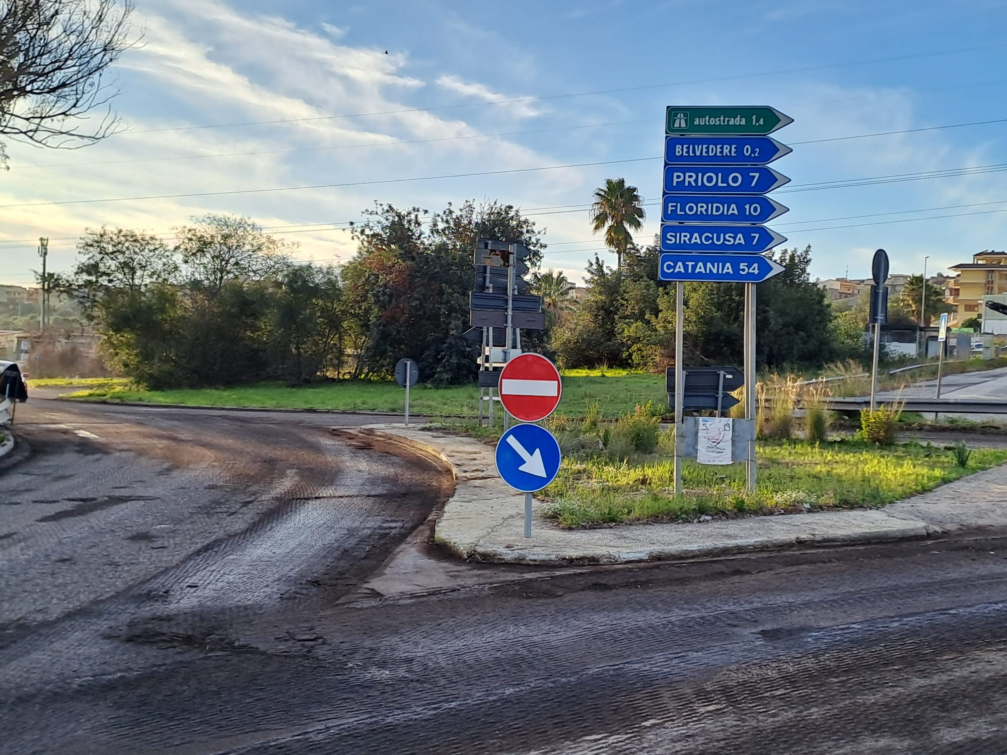 Melilli.- Manutenzione e rifacimento della rotatoria “Città Giardino – Belvedere” e del manto stradale di Corso Sicilia e Viale Garrone