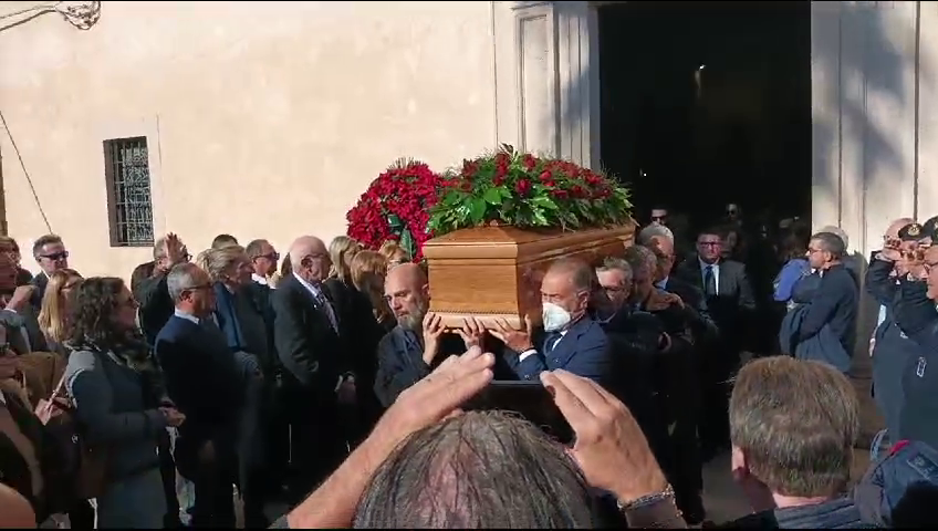 Funerali Avv. Reale, don Aurelio Russo: “Giornata di dolore” – Video