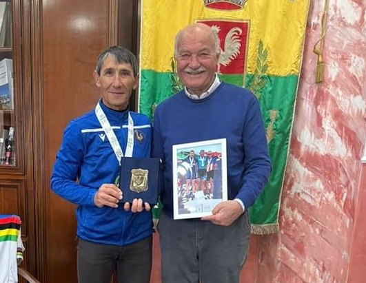 Priolo, premiato il campione mondiale di pattinaggio Pino Cortese