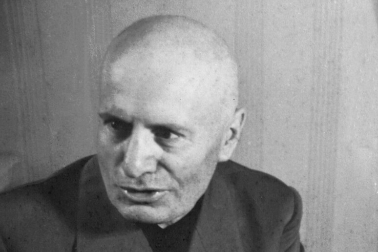 Sicilia, Benito Mussolini resta cittadino onorario di Ustica