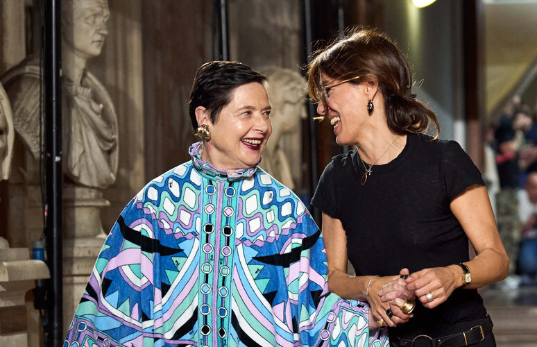 Pensieri stupendi e top model, Isabella Rossellini sfila da Pucci