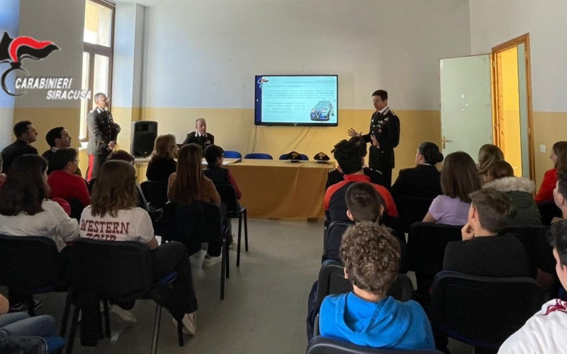 Palazzolo Acreide, scuola con i R.I.S. – Tecnica e strategie  nella lotta contro la criminalità
