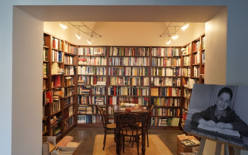 Donati al Disum i 30 mila volumi della biblioteca di Filippo Vitanza
