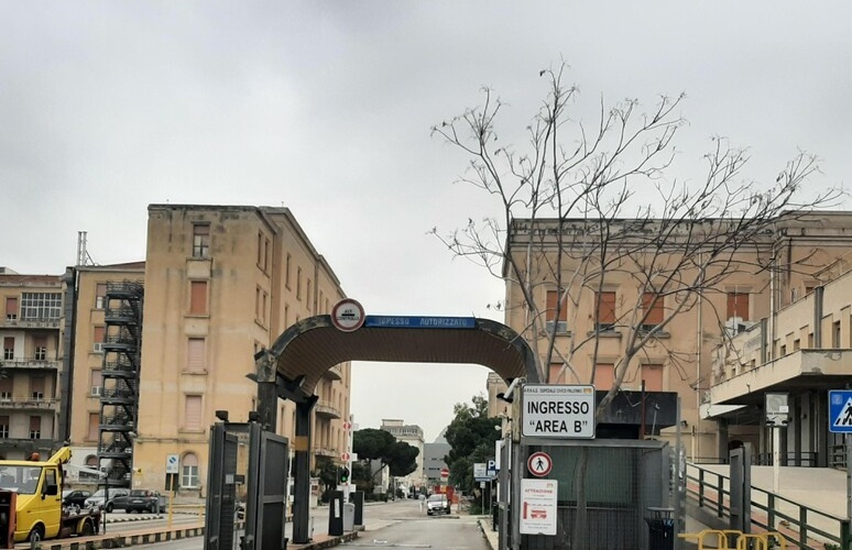 Bagheria – Litigano per separazione, moglie spinge marito giù da ponte