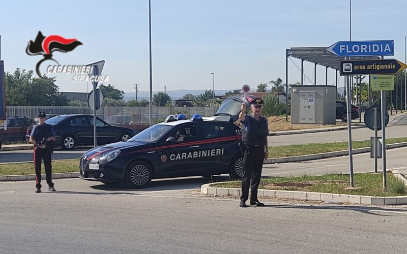 Floridia – È ai domiciliari per spaccio di droga ma continua a spacciare: arrestato 31enne