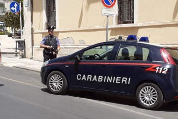 Solarino – Sorpreso mentre rubava materiale ferroso in un cantiere: arrestato 37enne