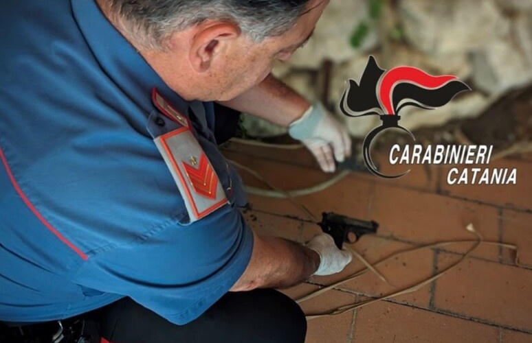 Pedara – Spara all’ex moglie ma pistola si inceppa, arrestato 87enne