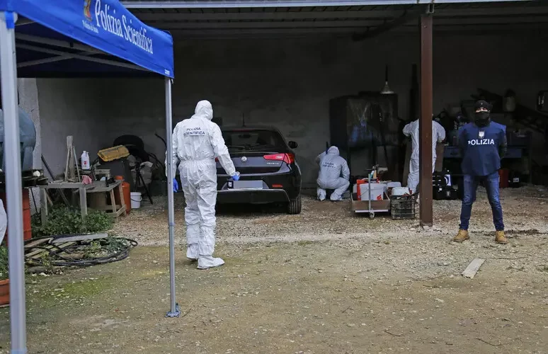 I segreti del boss – Inquirenti a caccia del covo di Messina Denaro, perquisizioni