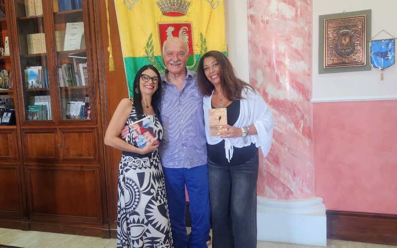 Donati libri alla biblioteca comunale di Priolo