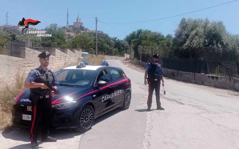 Belvedere, stanco di stare ai domiciliari esce per fare un giro in centro:arrestato 53enne per evesione