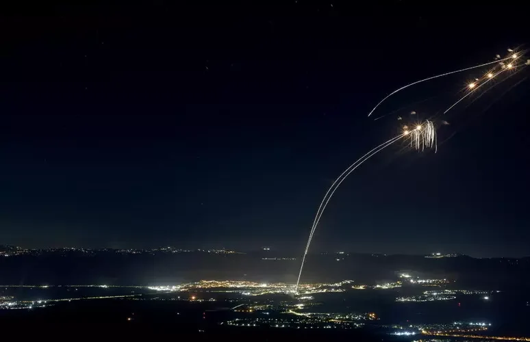 Israele, ’30 razzi dal Libano, colpito lanciatore Hezbollah’