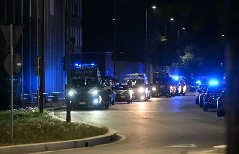 Rivolta al carcere minorile Beccaria, materassi incendiati e disordini.