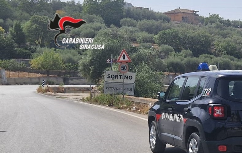 Ferla e Sortino, scoperta di soldi falsi