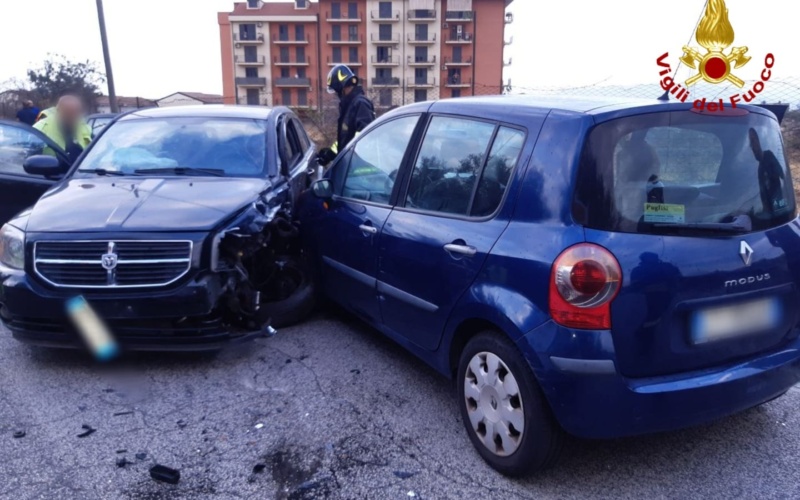 Incidente stradale a Paterno: Feriti