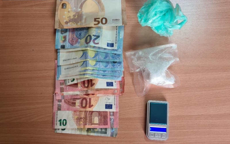 Augusta, trasforma la casa in emporio della droga: arrestata