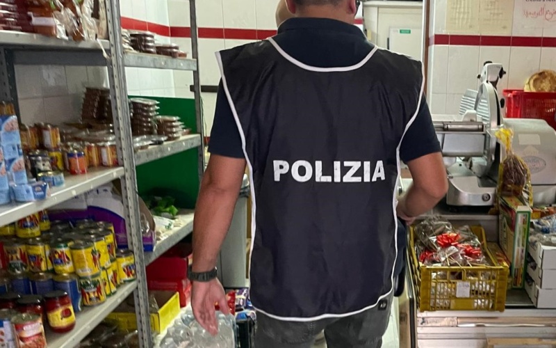 Pachino, alimentari privi di  tracciabilità: denunciati  titolari