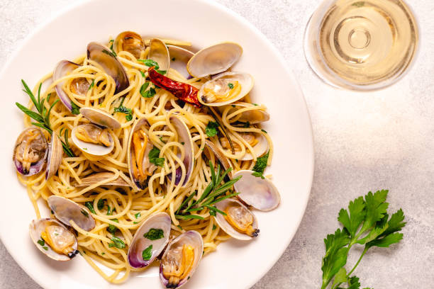 Confcooperative Fedagripesca – Addio vongole, dopo il granchio blu decimate dalla mucillagine