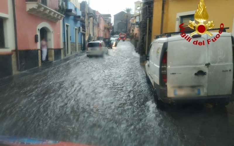 Maltempo: decine, gli interventi di soccorso nel catenese