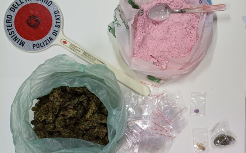 Tra la droga sequestrata anche la cocaina rosa