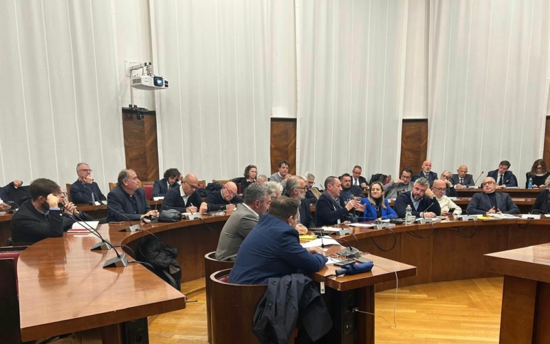 Tamajo: «Schifani impegnato a tutelare occupazione e produzione nei siti di Ragusa e Priolo»