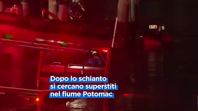 Tragedia sui cieli di  Washington – Scontro fra un aereo e un elicottero militare, ‘almeno 19 corpi recuperati’﻿