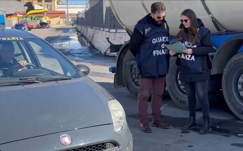 Vendevano benzina sottocosto: sequestrati 15milioni di euro
