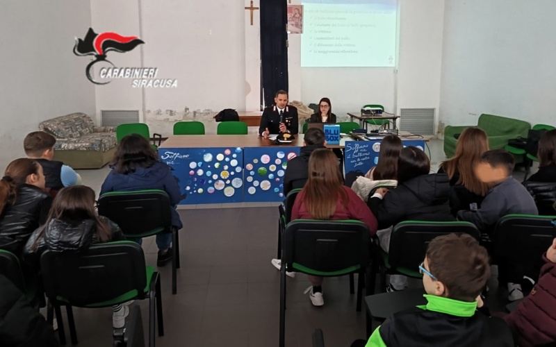 Francofonte – Violenza , bullismo e cyberbullismo: carabinieri incontrano  gli studenti dell’istituto comprensivo “Dante Alighieri”