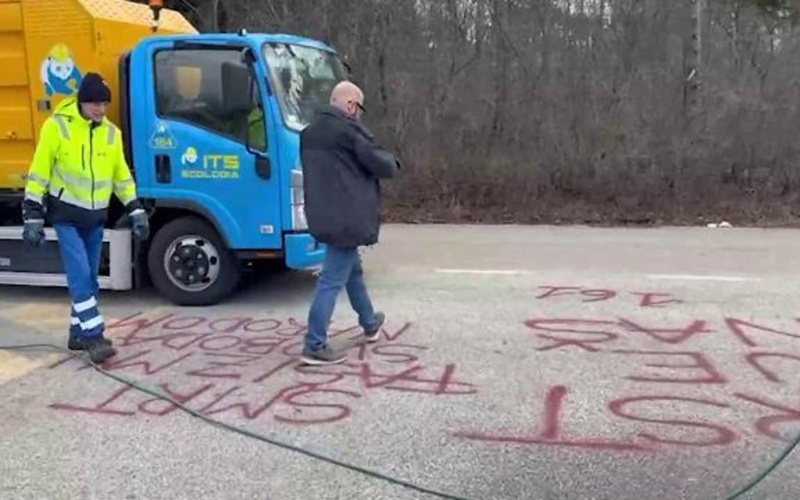 Basovizza, Ansi: vandalismi che offendono la memoria di tanti Italiani