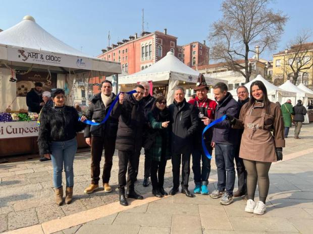 Carnevale di Venezia – Inaugurati questa mattina i mercatini in quattro campi di Venezia
