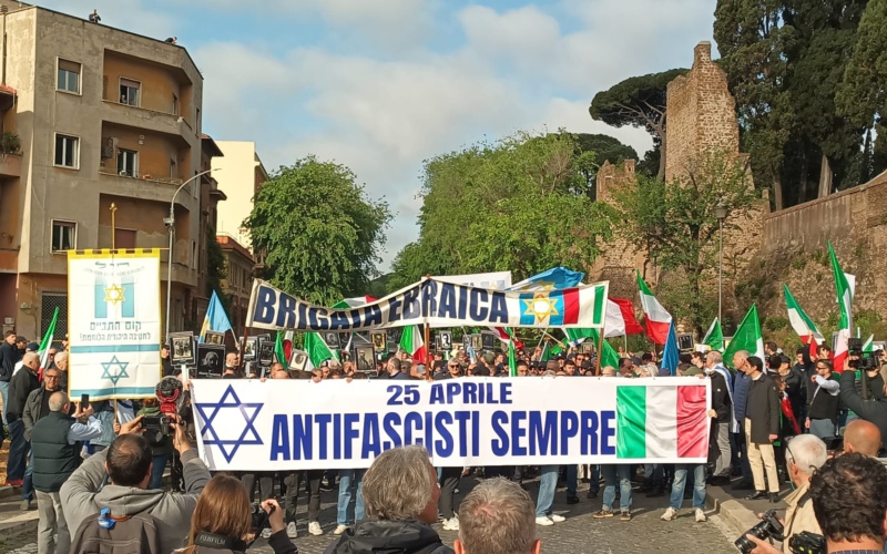 25 aprile sotto scorta