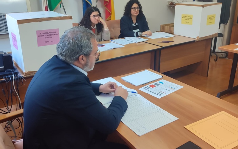 Ex Provincia, urne aperte (Foto)