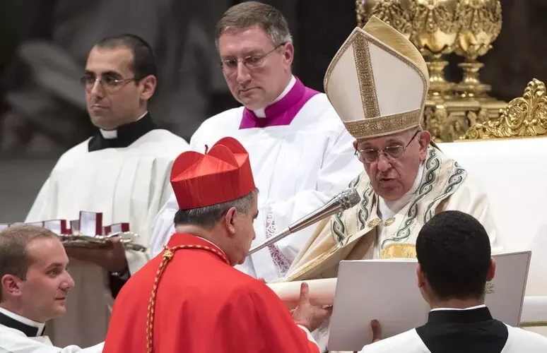 Caso Becciu, spuntano lettere Papa su esclusione da Conclave
