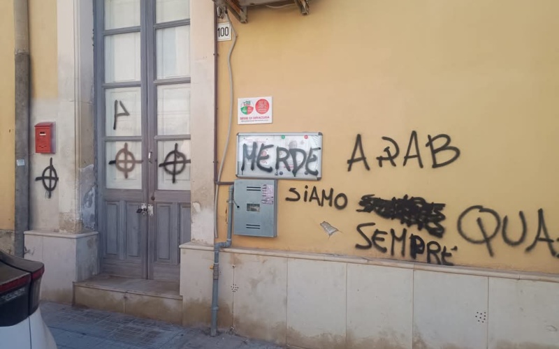 Atti vandalici nella sede di Sinistra Italiana a Siracusa