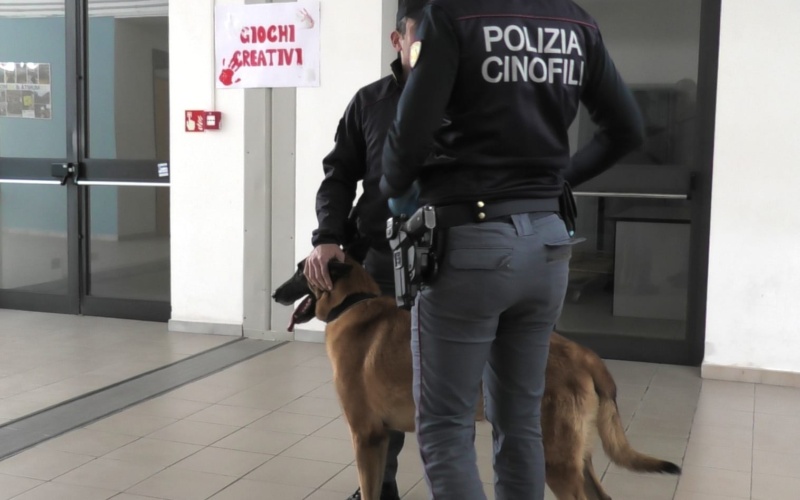 Modica, controlli antidroga della Polizia di Stato nelle scuole