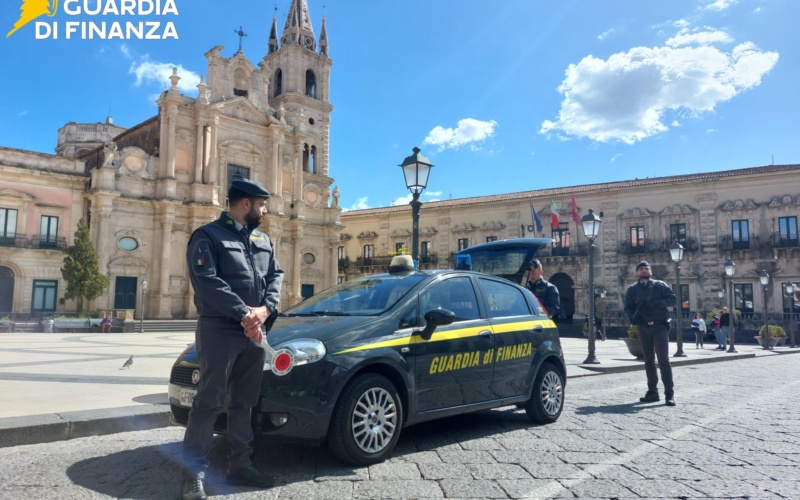 Gli ordini dal carcere dentro i cioccolatini: sequestrato un mln di euro a un boss