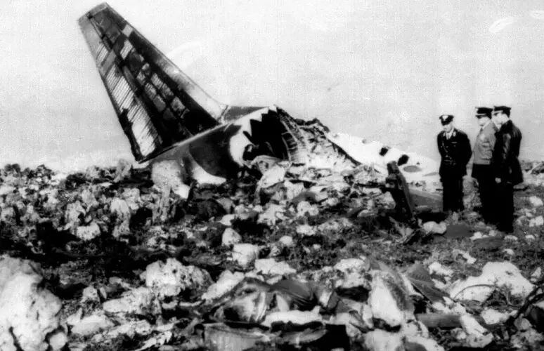 Incidente aereo montagna Longa, familiari dei piloti chiedono verità