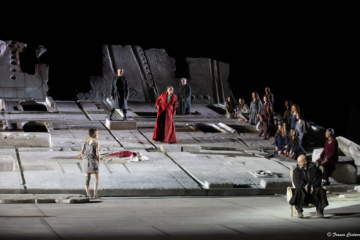 Teatro Greco di Siracusa – Applausi per il debutto dell’Elettra (Video)