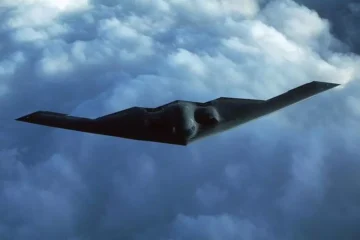 Una potenza di fuoco da record, B-2 e caccia in volo no-stop e la missione tranello
