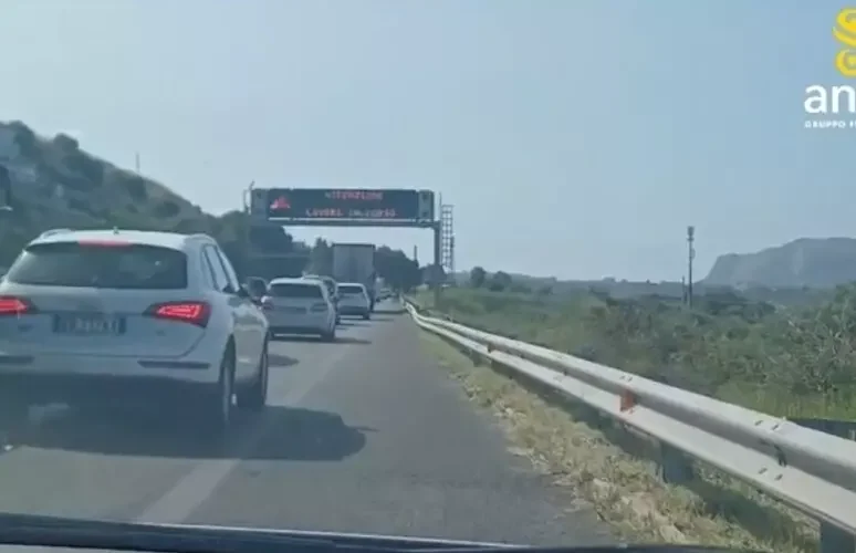 Cantieri sulla Palermo-Catania, rallentamenti e 4 km di coda