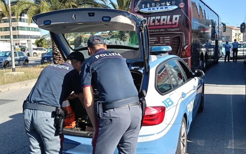 La Polstrada controlla I bus turistici