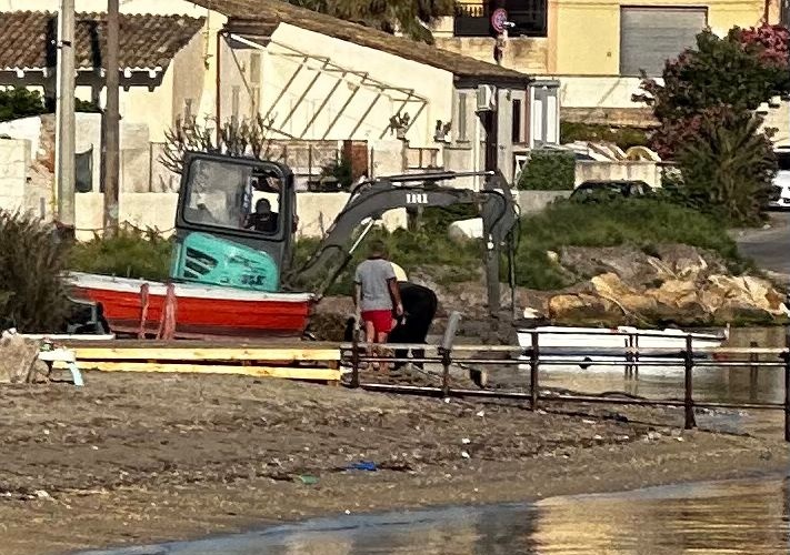 Baia di Brucoli, Posidonia distrutta: Esposto in procura