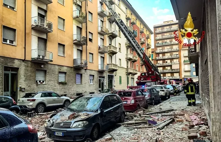 Esplosione in un appartamento a Torino in via Nizza, cinque feriti