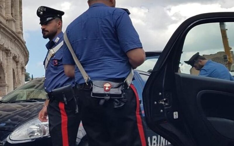 Caltagirone – Suv inseguito dai carabinieri, sparatoria nel centro storico