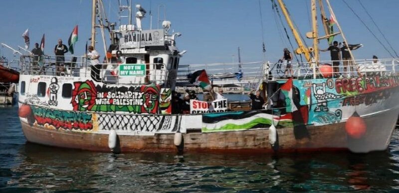 Handala bloccata a Gaza: manifestazione davanti la Prefettura